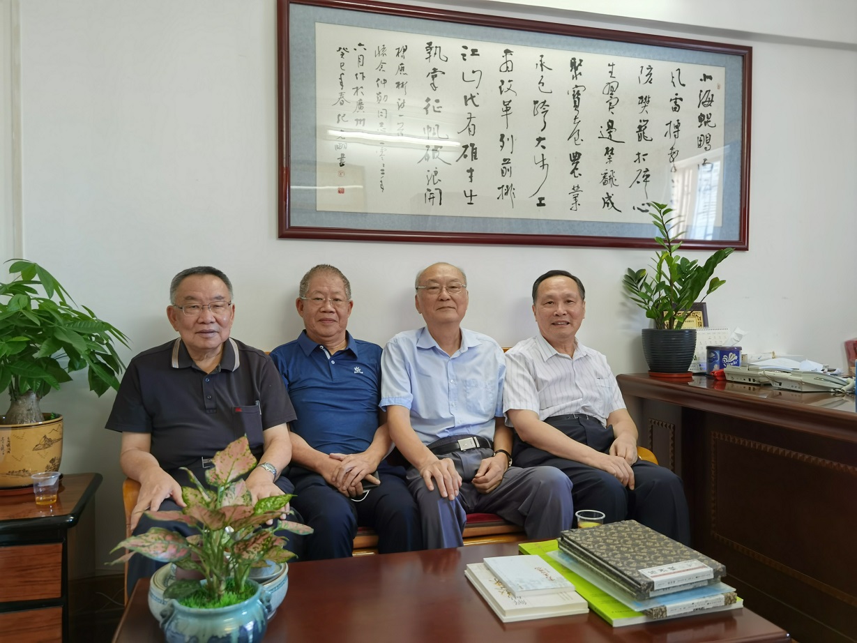 杨小村20200728聚会-1.jpg