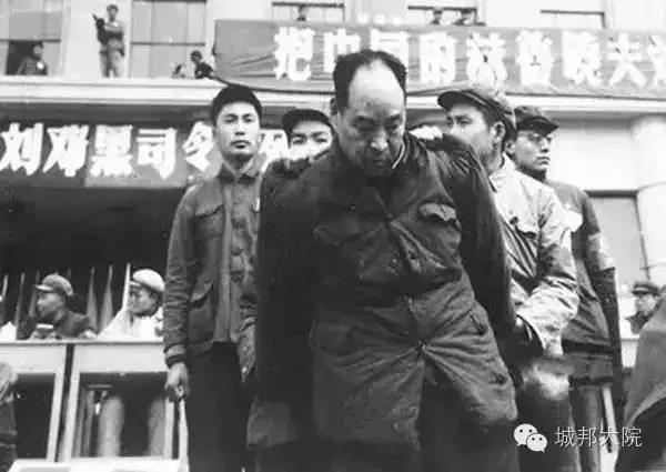 寻找当年的红卫兵02.jpg